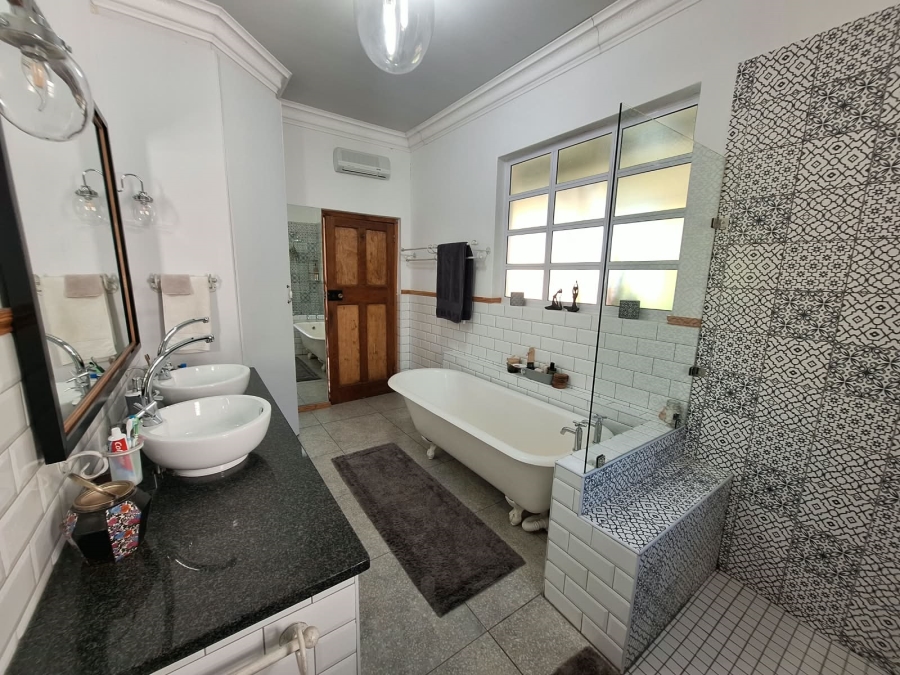 4 Bedroom Property for Sale in Memorial Road Area Northern Cape